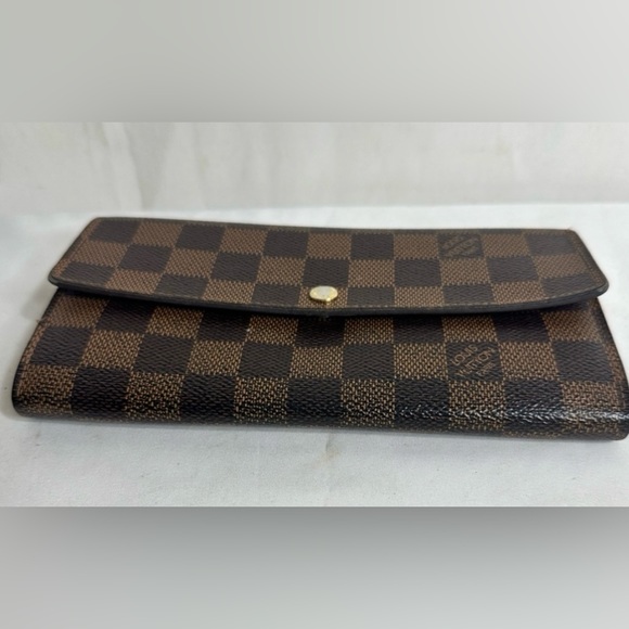 Authentic Louis Vuitton Sarah Wallet - Picture 2 of 10